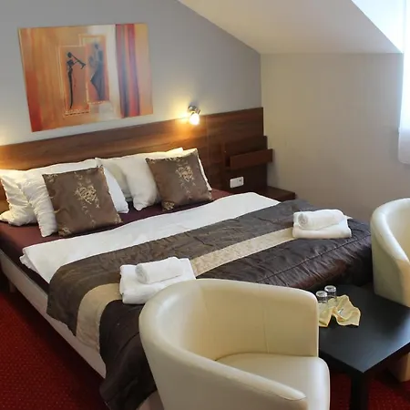 Hellene Pensión Piest'any